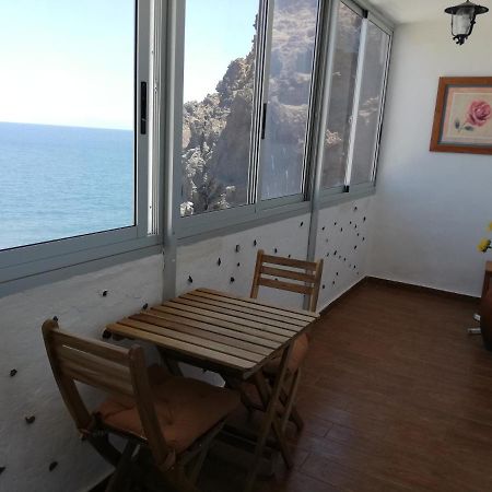 Apartment On The Beach And Ocean Sounds Фасния Экстерьер фото