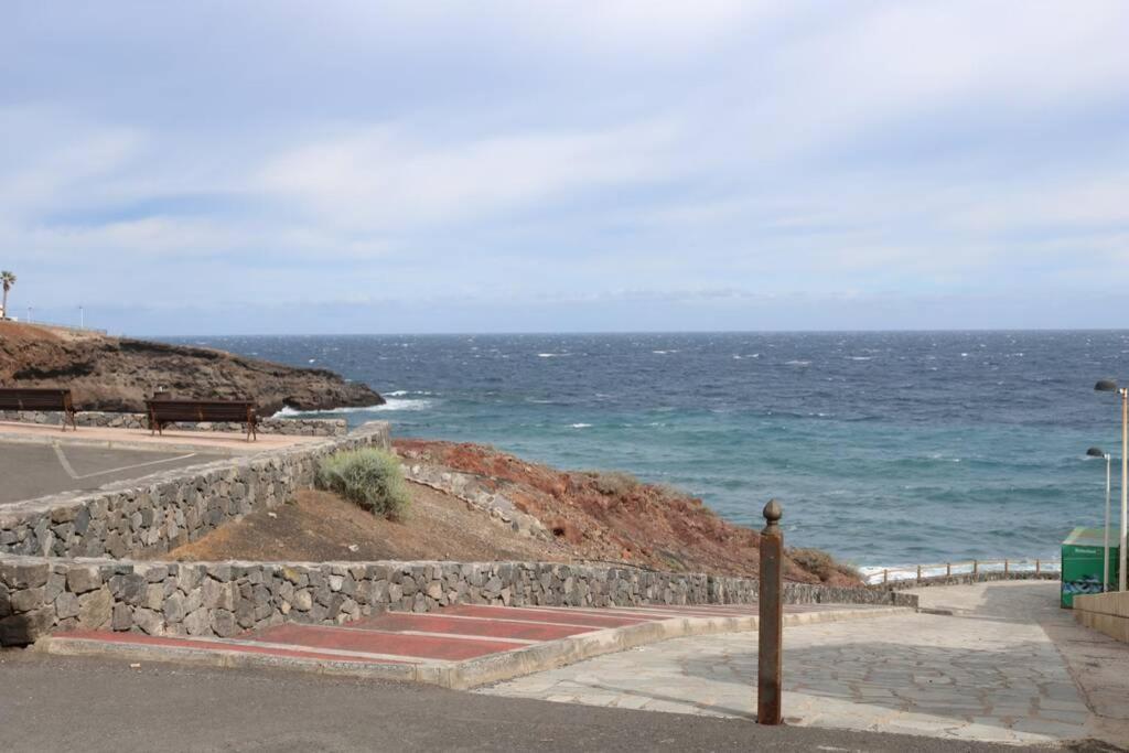 Apartment On The Beach And Ocean Sounds Фасния Экстерьер фото